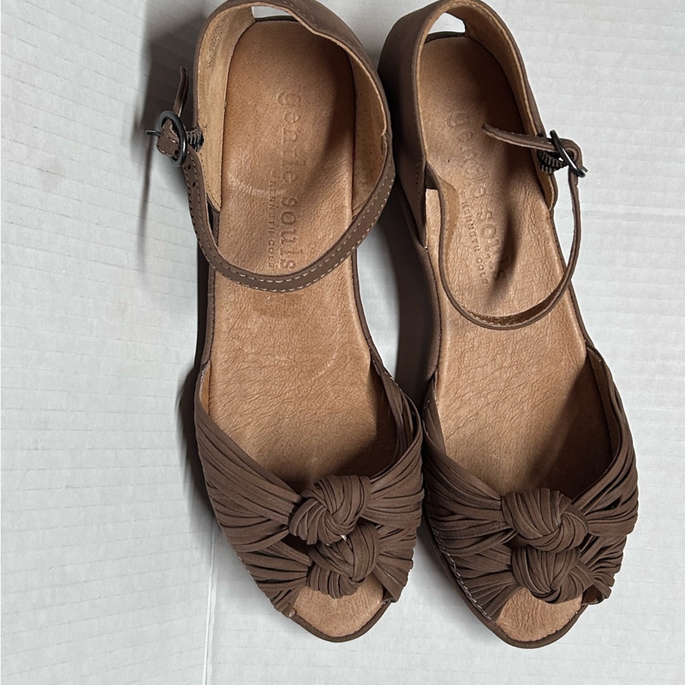 Gentle Souls Tan Women's Sandals By Kenneth Cole - Picture 2 of 8